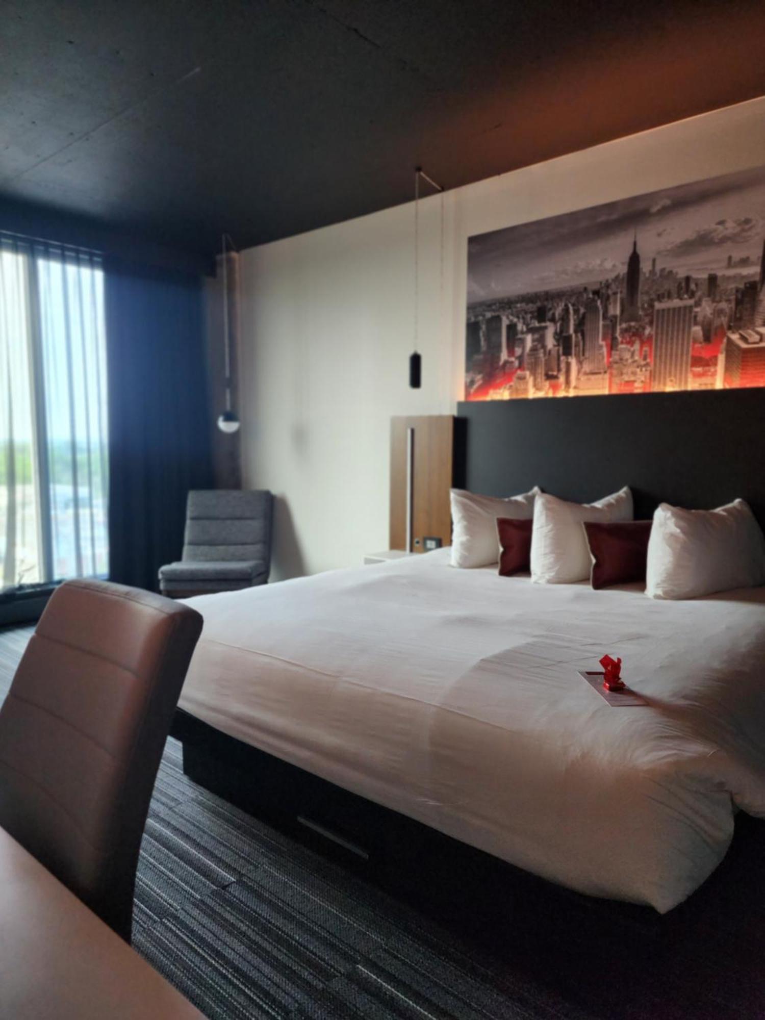 Grand Times Hotel Laval - Centropolis Exterior photo